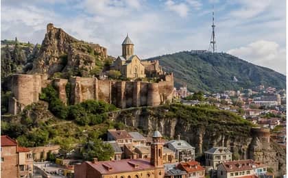 Gürcüstan üçün Tbilisi şəhər mənzərəsi