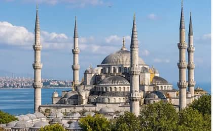 Türkiyə üçün İstanbul məscidi görünüşü