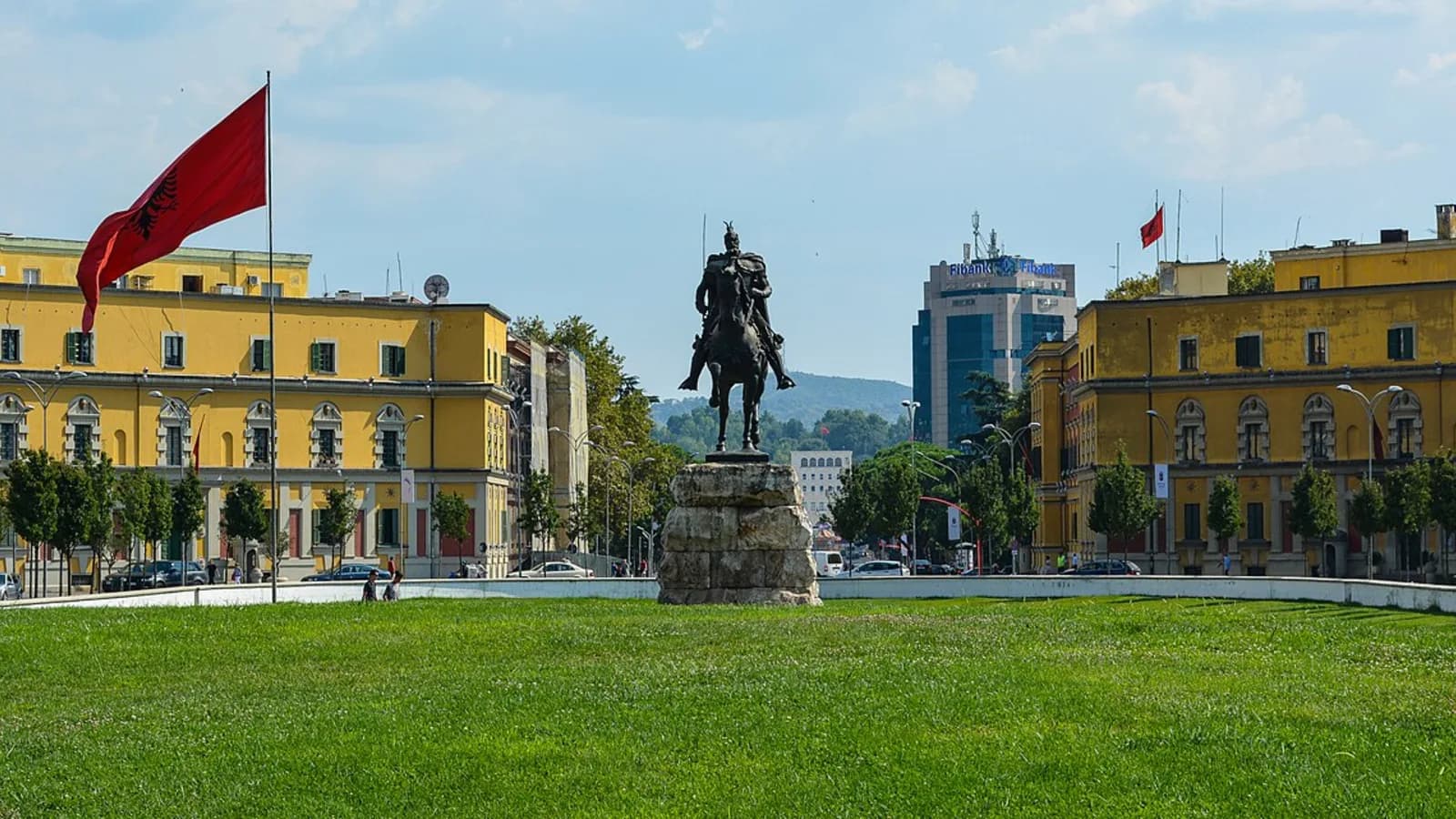 Tirana şəhər mərkəzi