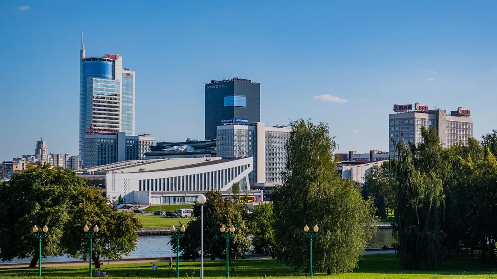 Minsk şəhər mərkəzi və Svislaç çayı
