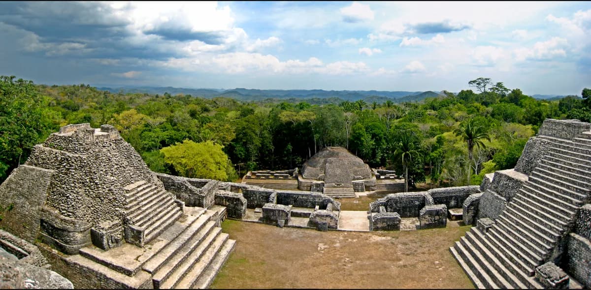 Belizdə Karakol maya arxeoloji abidəsi