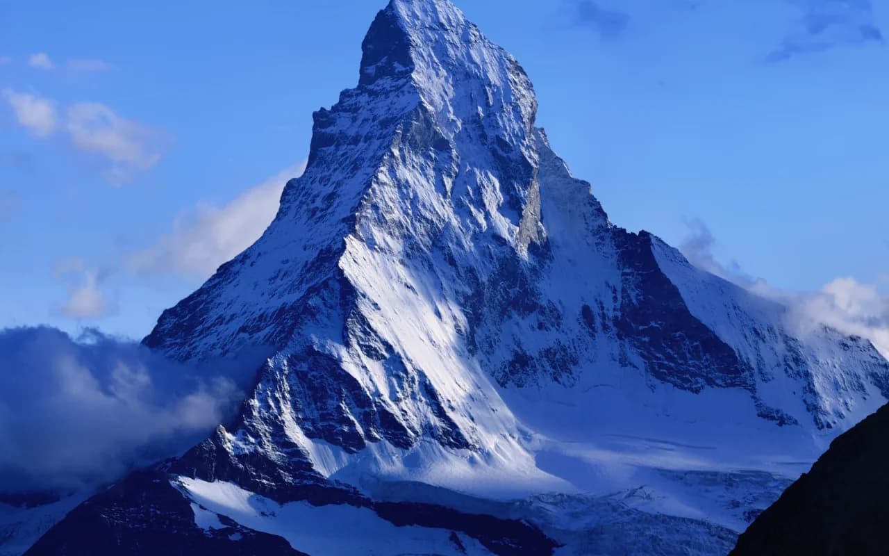 Matterhorn zirvəsi və Zermatt