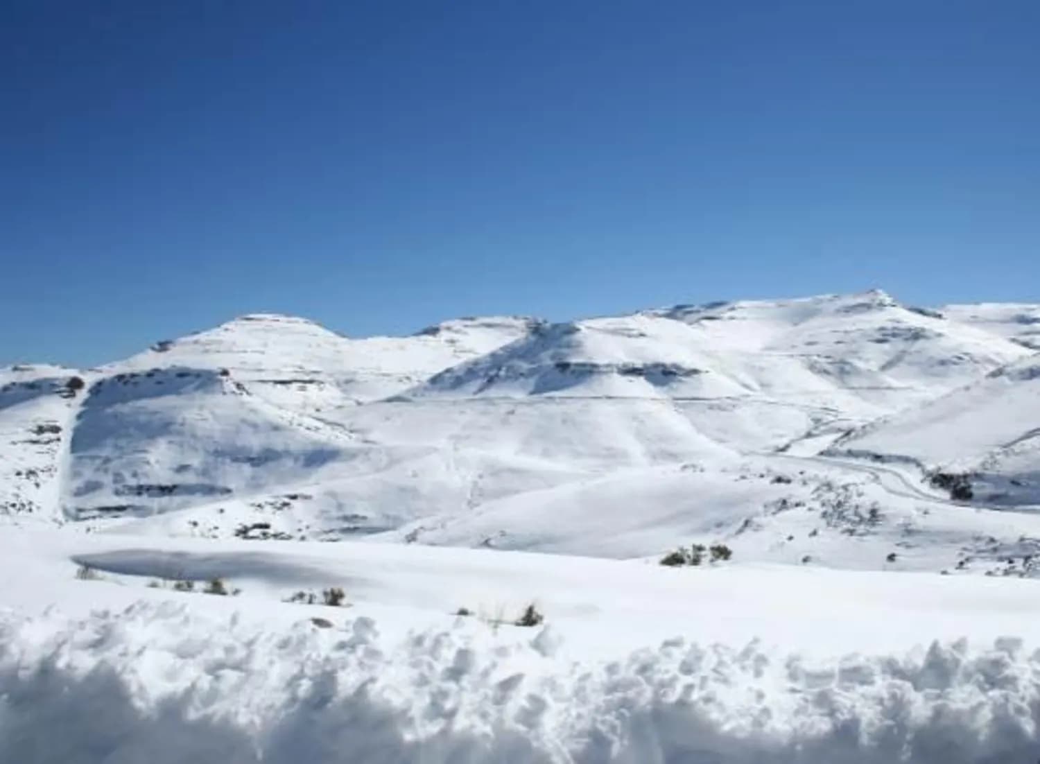 Maloti dağlarının mənzərəsi