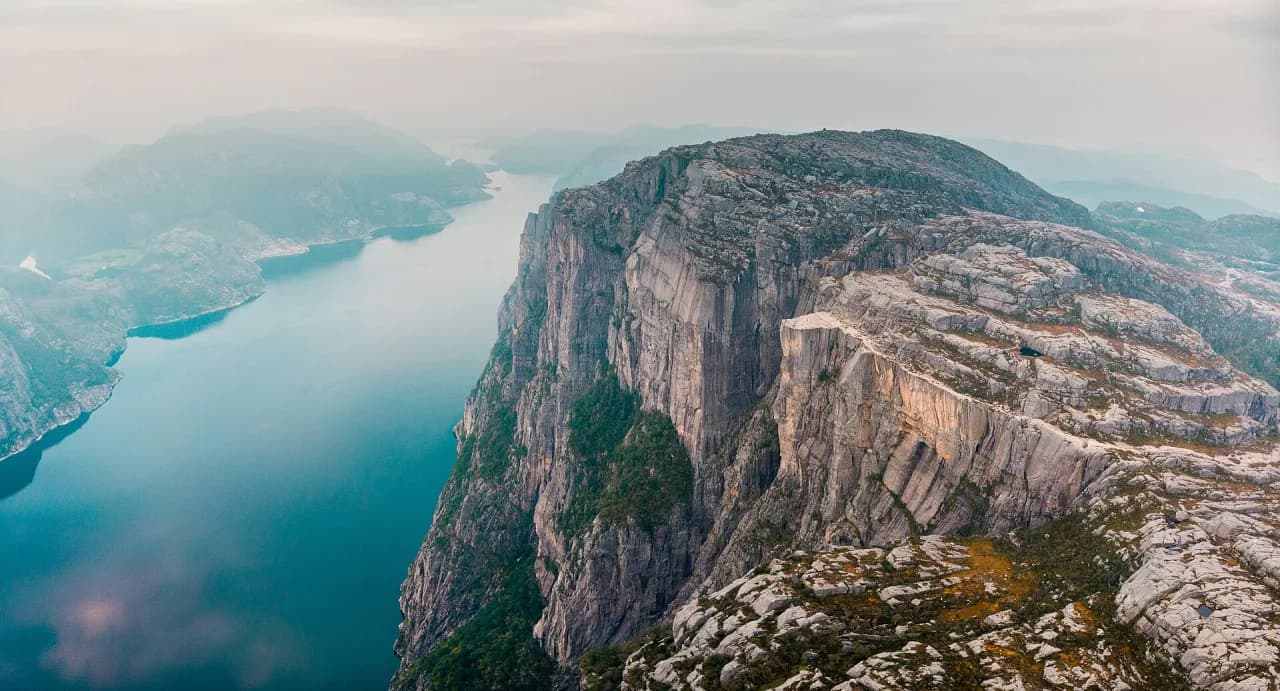 Preykestolen qayası