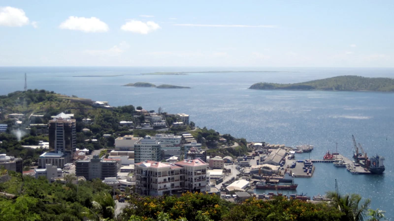 Port-Morsbi şəhər və sahil mənzərəsi