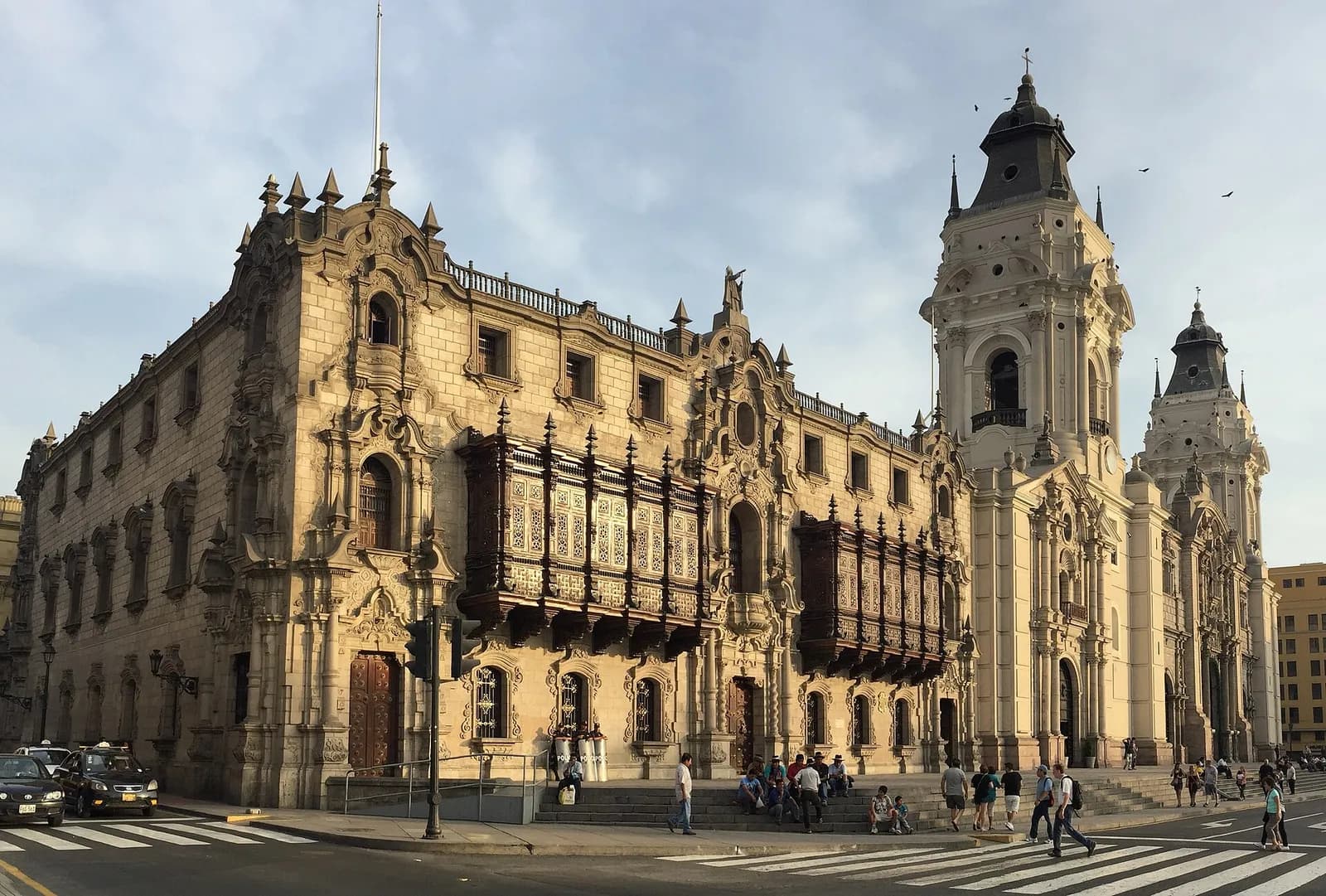 Limada tarixi katedral və mərkəzi meydan