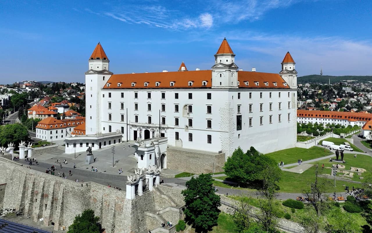 Bratislava qəsri
