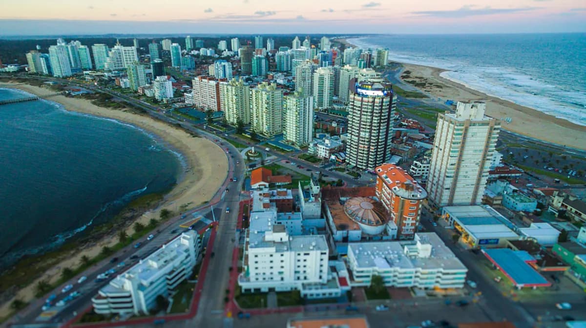 Punta del Este kurort şəhərinin sahili