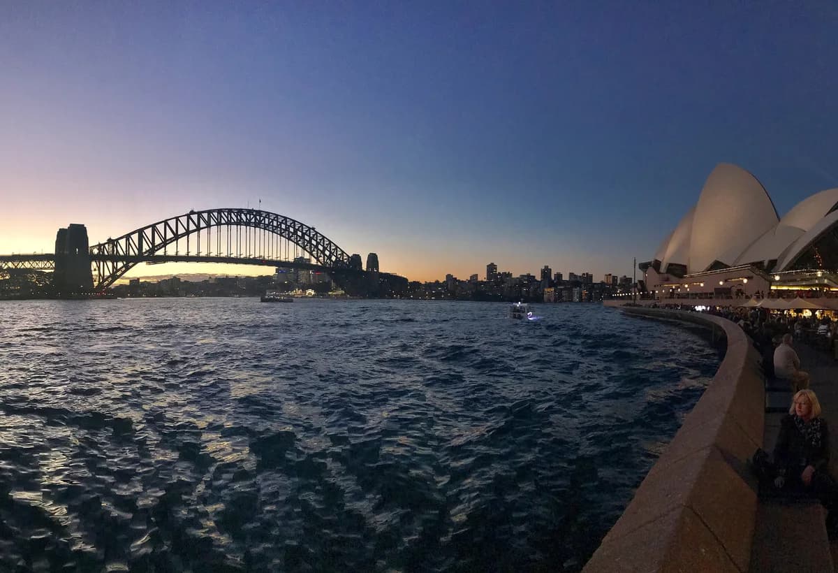 Sidney limanı, Harbour Bridge və Opera House panoraması
