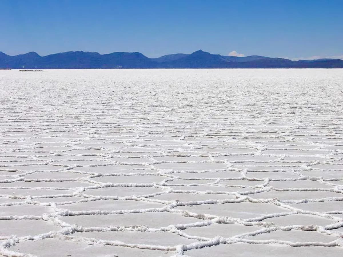 Boliviyada Uyuni duz düzənliyi
