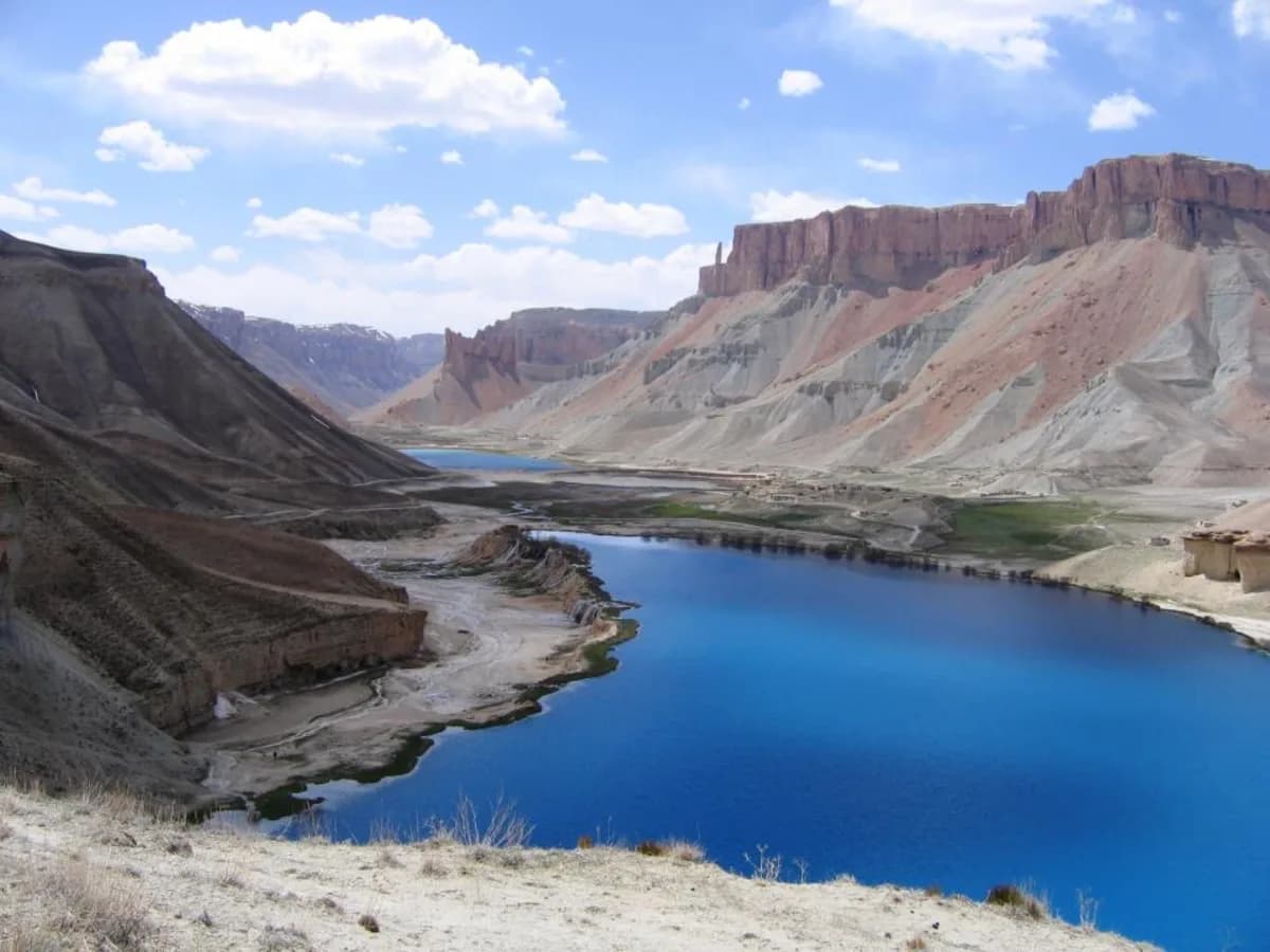 Band-e Amir milli parkında göy rəngli göllər
