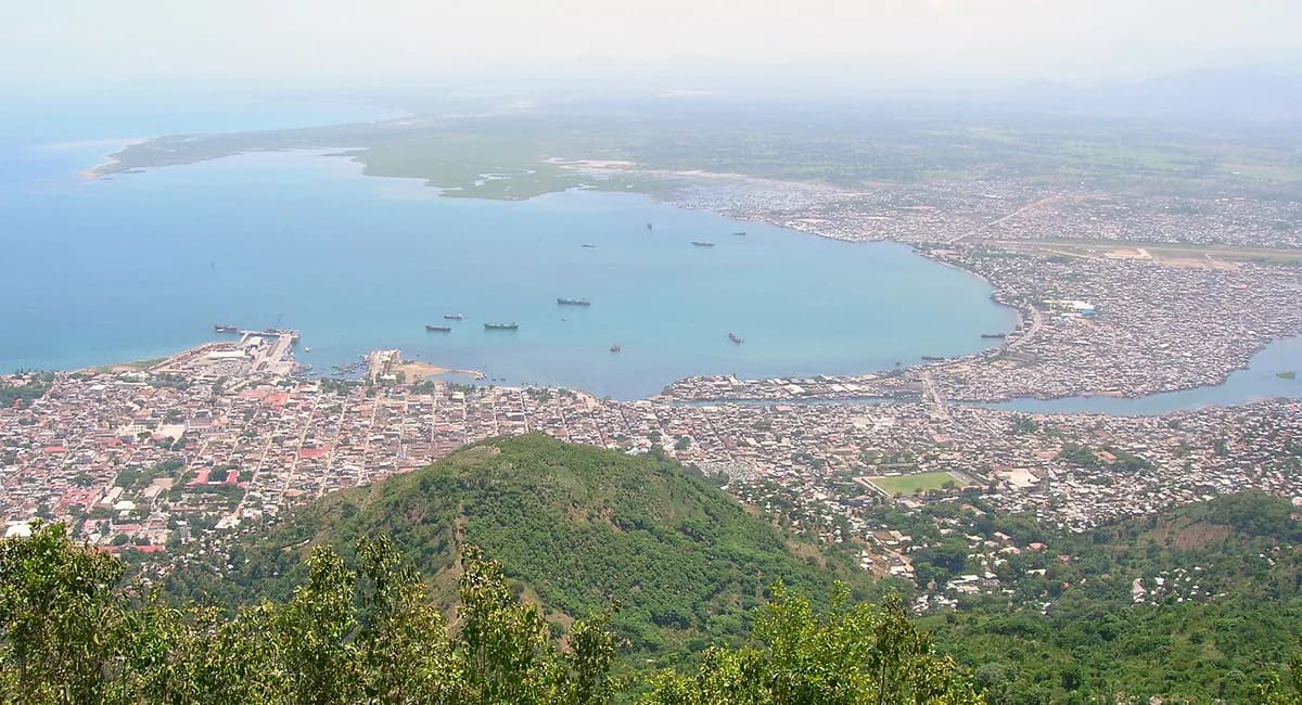 Haitidə Kap-Aisyen şəhərinin sahili